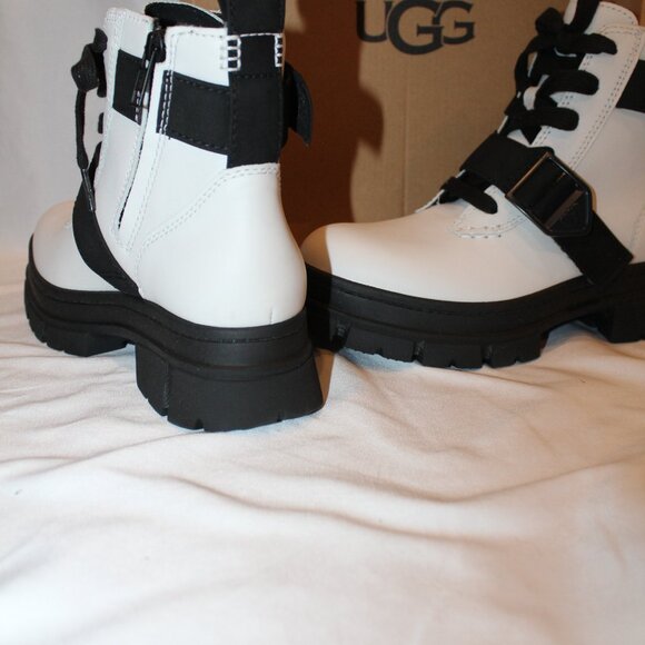 NIB UGG WOMEN'S ASHTON LEATHER MOTO BOOTS BLACK WHITE SZ 7 - Picture 6 of 7